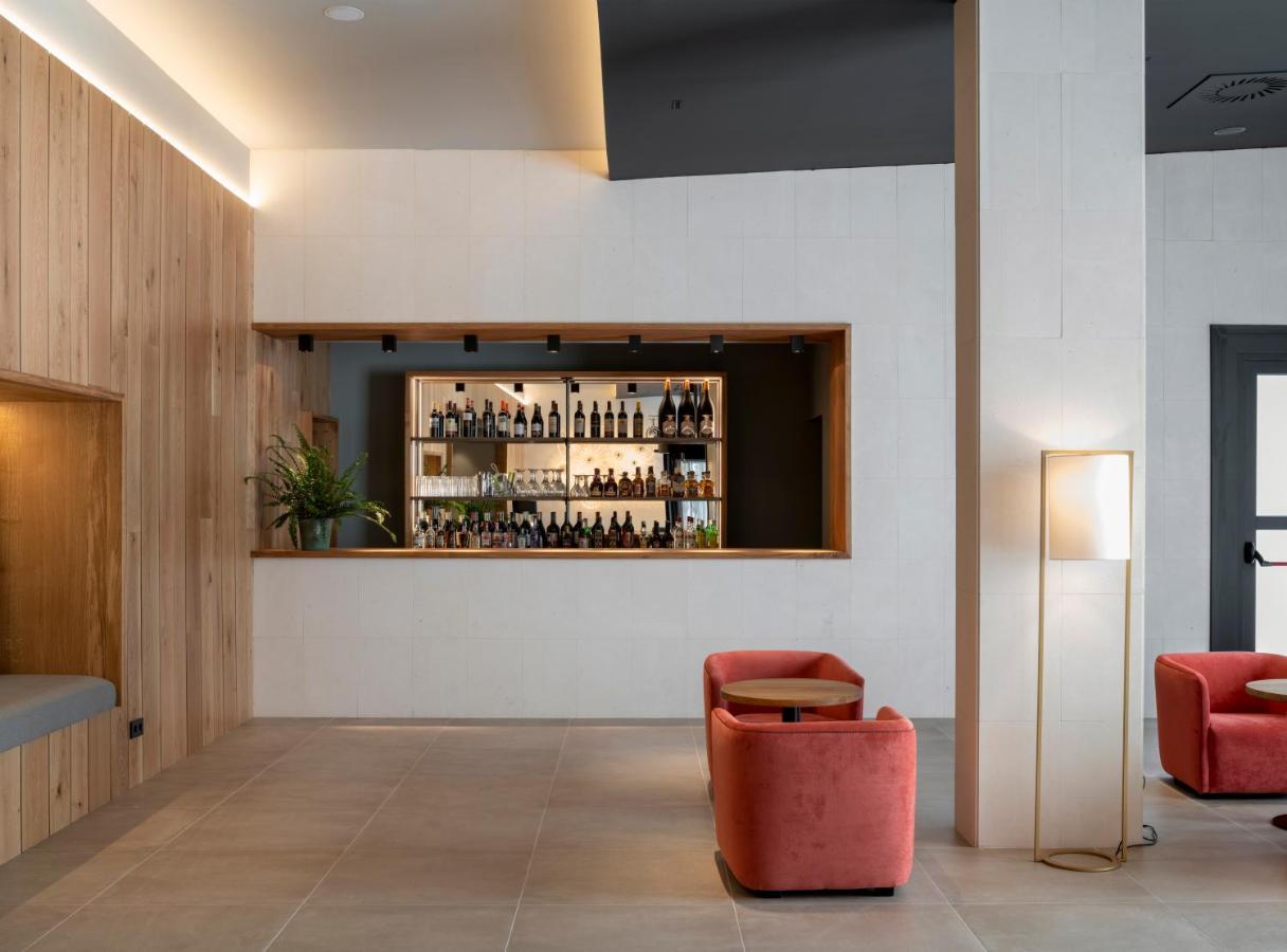 Hotel Ciudad De Logrono Bagian luar foto