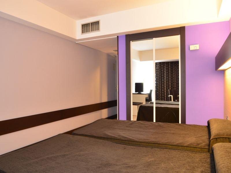 Hotel Ciudad De Logrono Bagian luar foto