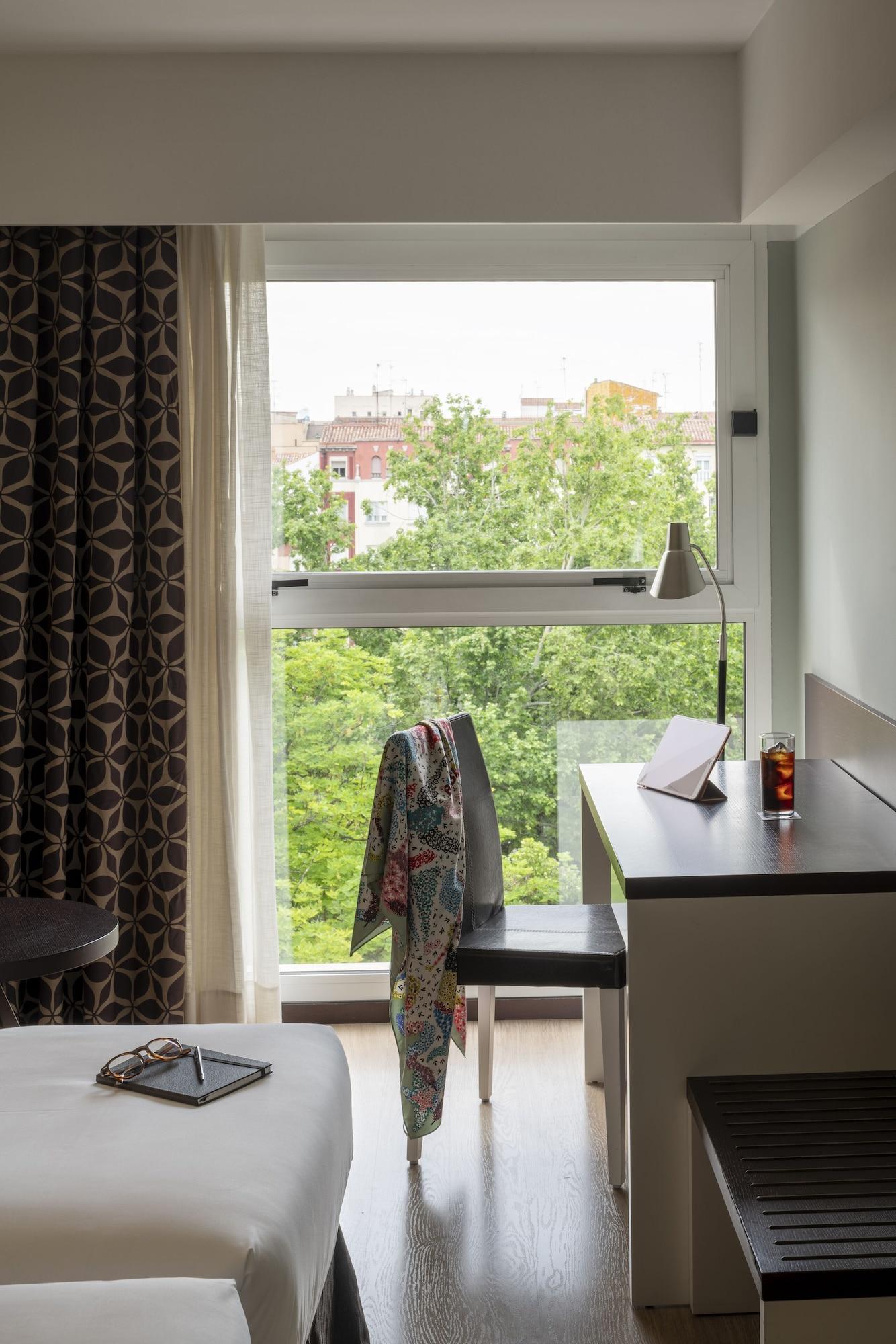 Hotel Ciudad De Logrono Bagian luar foto