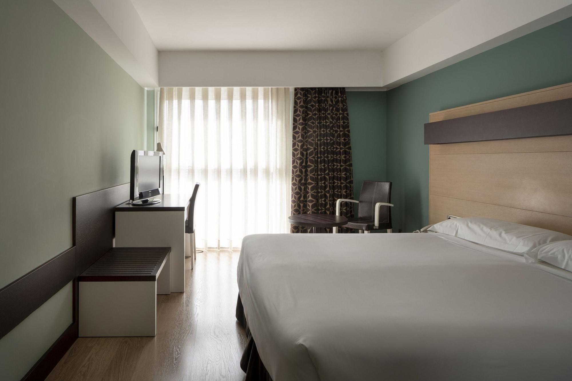 Hotel Ciudad De Logrono Bagian luar foto