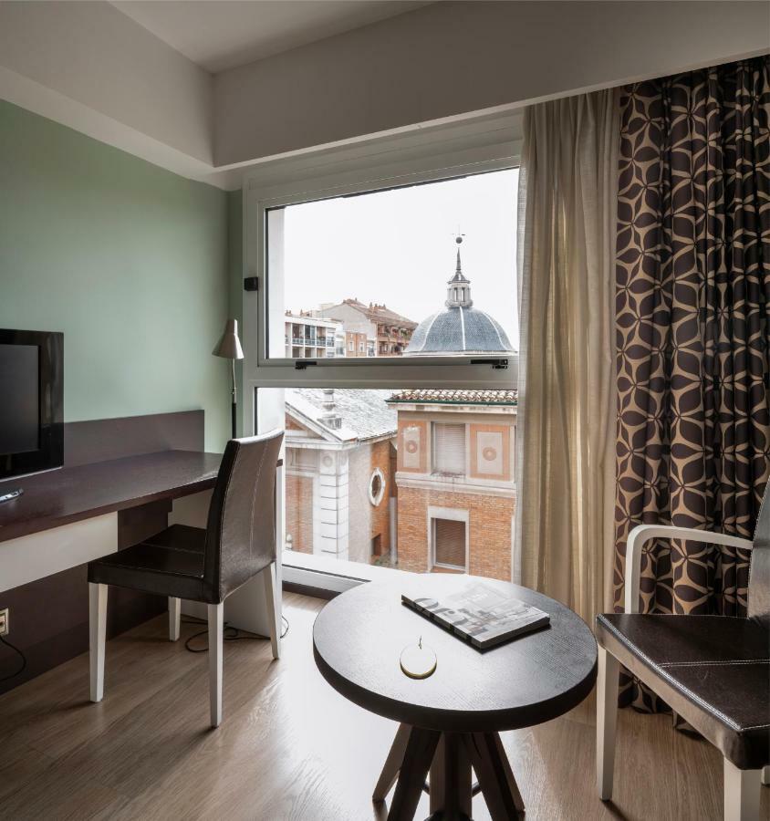 Hotel Ciudad De Logrono Bagian luar foto