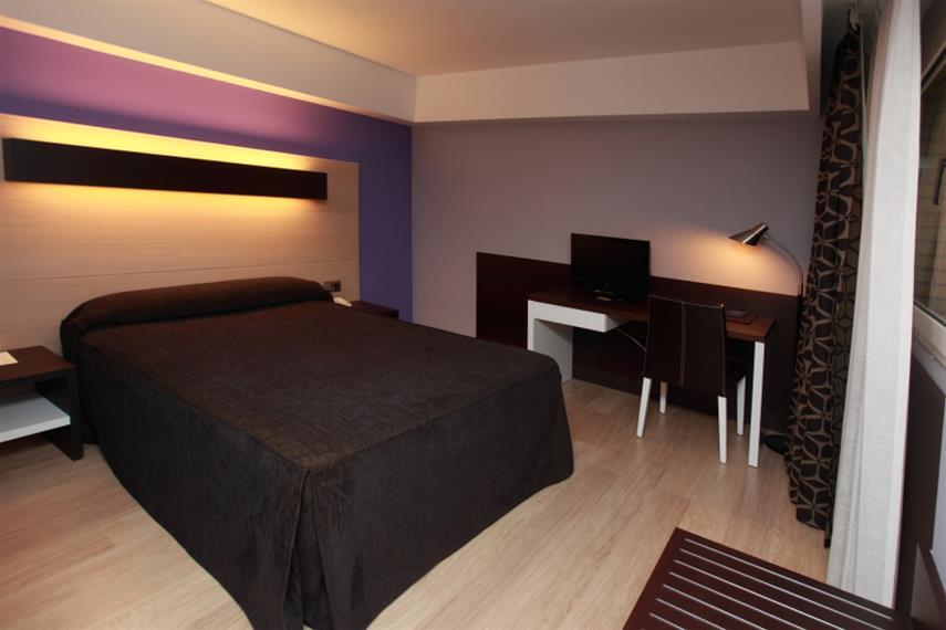 Hotel Ciudad De Logrono Bagian luar foto